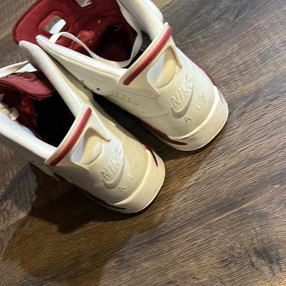 Jordan 6 Retro Maroons Size 11 - Picture 5 of 5